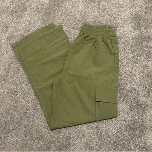 SHEIN Olive Green Cargo Pants – Size L (US 8-10)